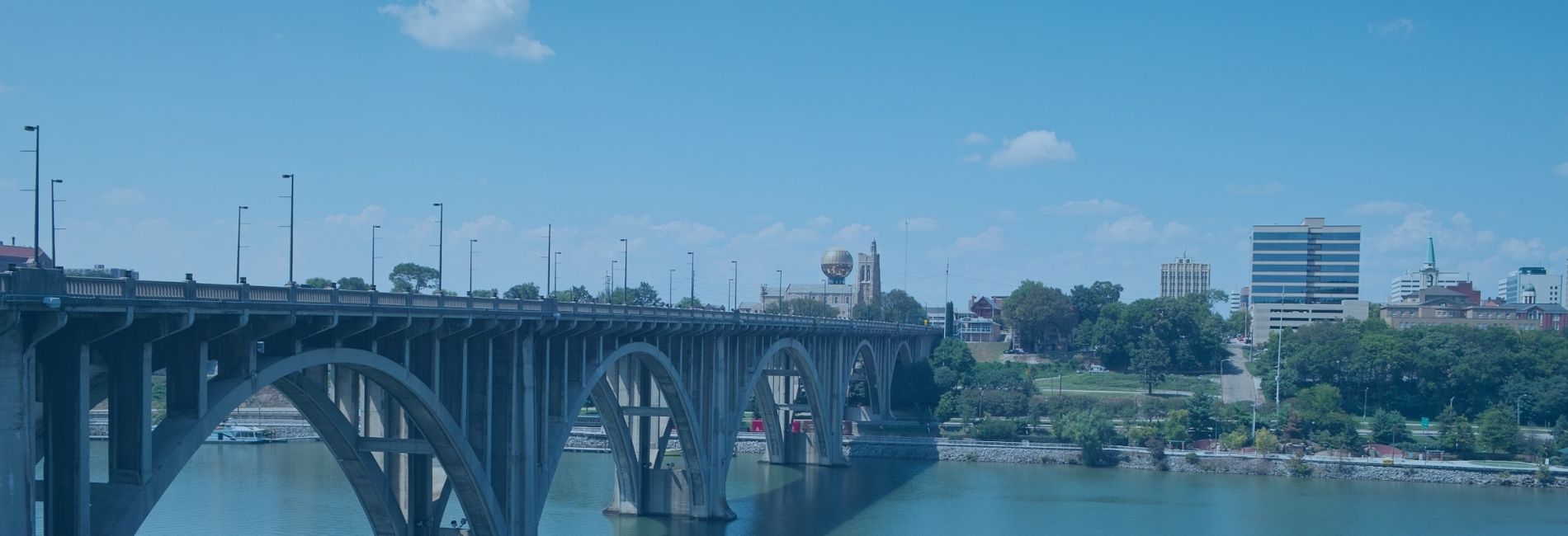 6 Hotels with Park Stay Fly Packages Near TYS Airport