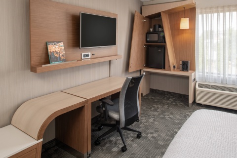 Courtyard by Marriott Portland Airport , OR 97220 near Portland International Airport View Point 24