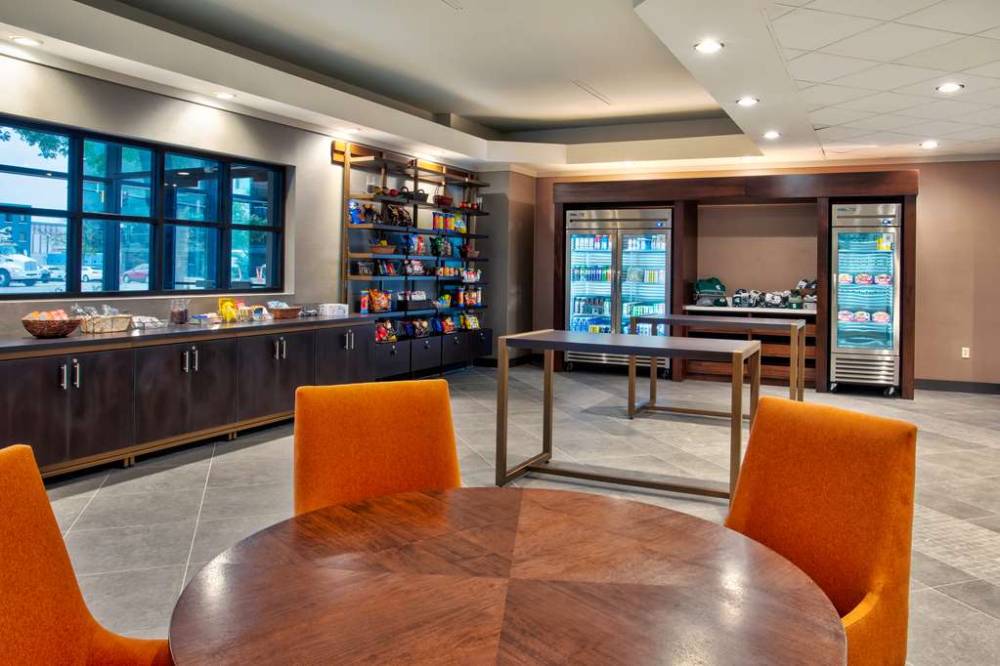 Doubletree By Hilton Lansing 6
