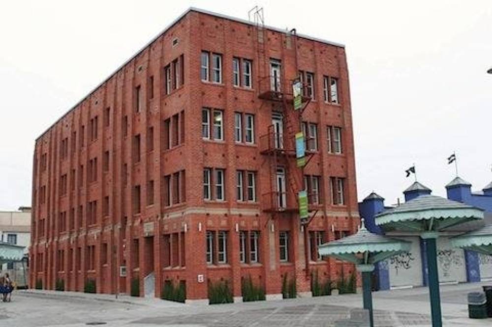Venice Breeze Suites